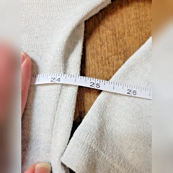 Lolë split back sweater - Picture 5 of 8